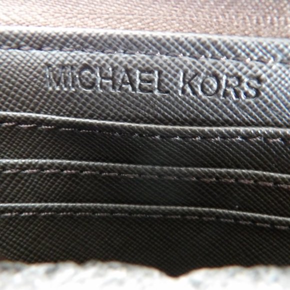 NWT MICHAEL Michael Kors Women's Large Electronics - Picture 9 of 9